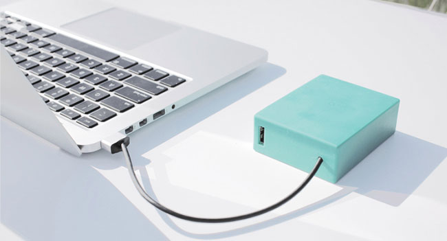 BatteryBox - внешнее зарядное устройство емкостью 12000 мАч