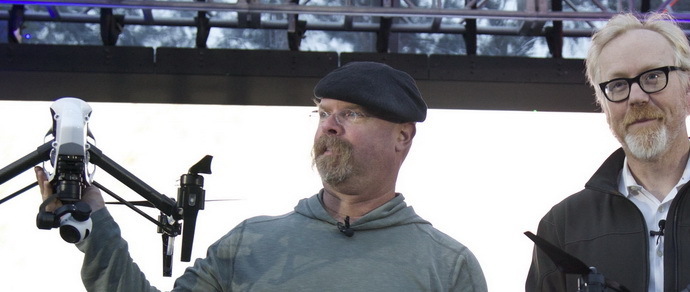 Компания DJI официально представила дрон-трансформер с 4K-камерой