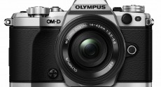 E-M5MarkII_SLV_front_M14-42EZ_BLK.0