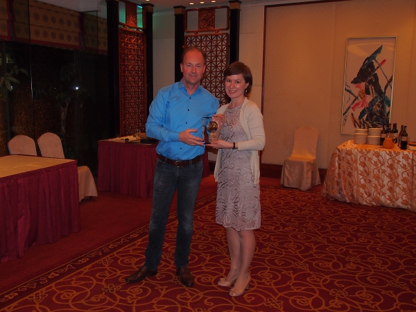 excellence_award_2015_giving_600px