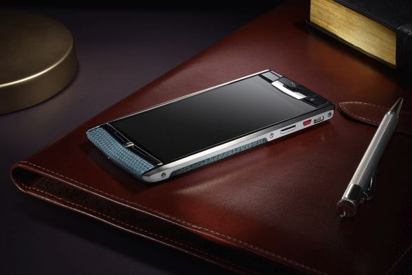 Vertu signature touch